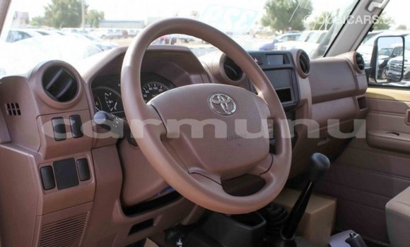 Acheter Import Voiture Toyota Land Cruiser Beige à Import - Dubai, Région de la Bouenza Acheter Import Voiture Toyota Land Cruiser Beige à Import - Dubai, Région de la Bouenza