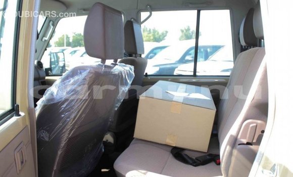 Acheter Import Voiture Toyota Land Cruiser Beige à Import - Dubai, Région de la Bouenza Acheter Import Voiture Toyota Land Cruiser Beige à Import - Dubai, Région de la Bouenza