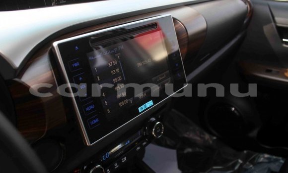 Acheter Import Voiture Toyota Hilux Blanc à Import - Dubai, Région de la Bouenza Acheter Import Voiture Toyota Hilux Blanc à Import - Dubai, Région de la Bouenza