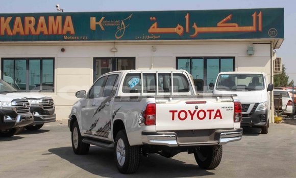 Acheter Import Voiture Toyota Hilux Blanc à Import - Dubai, Région de la Bouenza Acheter Import Voiture Toyota Hilux Blanc à Import - Dubai, Région de la Bouenza
