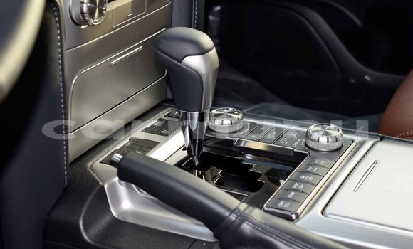 Acheter Import Voiture Toyota Land Cruiser Noir à Import - Dubai, Région de la Bouenza Acheter Import Voiture Toyota Land Cruiser Noir à Import - Dubai, Région de la Bouenza