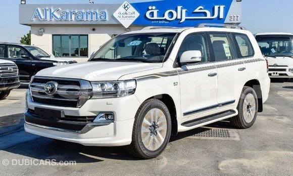 Acheter Import Voiture Toyota Land Cruiser Blanc à Import - Dubai, Région de la Bouenza Acheter Import Voiture Toyota Land Cruiser Blanc à Import - Dubai, Région de la Bouenza