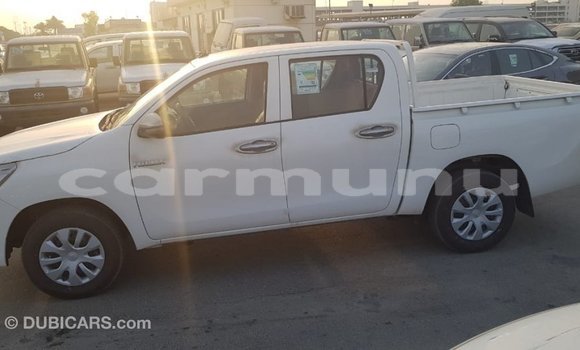 Acheter Import Voiture Toyota Hilux Blanc à Import - Dubai, Région de la Bouenza Acheter Import Voiture Toyota Hilux Blanc à Import - Dubai, Région de la Bouenza