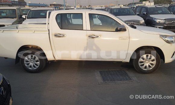 Acheter Import Voiture Toyota Hilux Blanc à Import - Dubai, Région de la Bouenza Acheter Import Voiture Toyota Hilux Blanc à Import - Dubai, Région de la Bouenza
