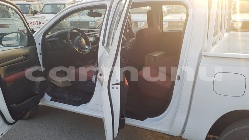 Big with watermark toyota hilux region de la bouenza import dubai 3010