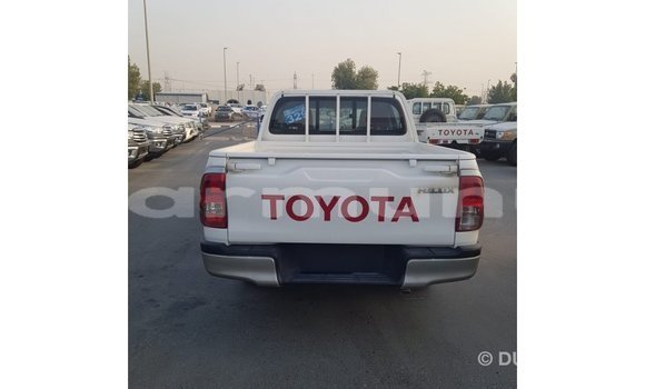 Acheter Import Voiture Toyota Hilux Blanc à Import - Dubai, Région de la Bouenza Acheter Import Voiture Toyota Hilux Blanc à Import - Dubai, Région de la Bouenza