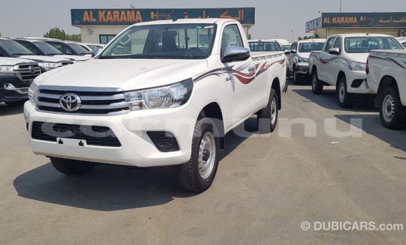 Acheter Import Voiture Toyota Hilux Blanc à Import - Dubai, Région de la Bouenza Acheter Import Voiture Toyota Hilux Blanc à Import - Dubai, Région de la Bouenza