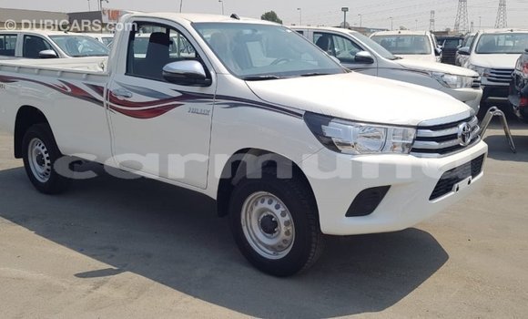 Acheter Import Voiture Toyota Hilux Blanc à Import - Dubai, Région de la Bouenza Acheter Import Voiture Toyota Hilux Blanc à Import - Dubai, Région de la Bouenza