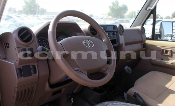 Acheter Import Voiture Toyota Land Cruiser Beige à Import - Dubai, Région de la Bouenza Acheter Import Voiture Toyota Land Cruiser Beige à Import - Dubai, Région de la Bouenza