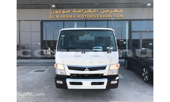 Acheter Import Voiture Mitsubishi Carisma Blanc à Import - Dubai, Région de la Bouenza Acheter Import Voiture Mitsubishi Carisma Blanc à Import - Dubai, Région de la Bouenza