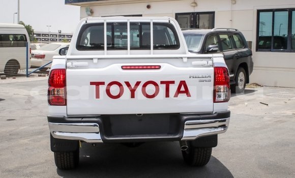 Acheter Import Voiture Toyota Hilux Blanc à Import - Dubai, Région de la Bouenza Acheter Import Voiture Toyota Hilux Blanc à Import - Dubai, Région de la Bouenza