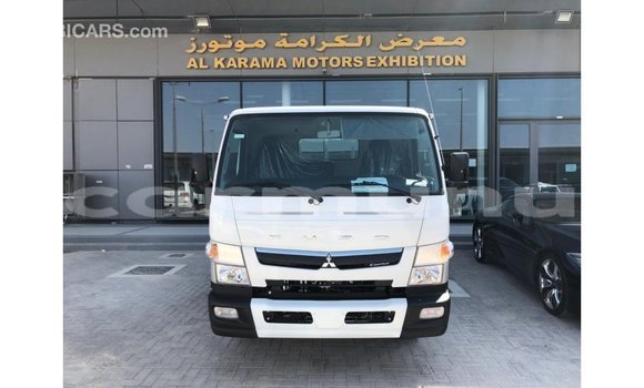 Acheter Import Voiture Mitsubishi Carisma Blanc à Import - Dubai, Région de la Bouenza Acheter Import Voiture Mitsubishi Carisma Blanc à Import - Dubai, Région de la Bouenza