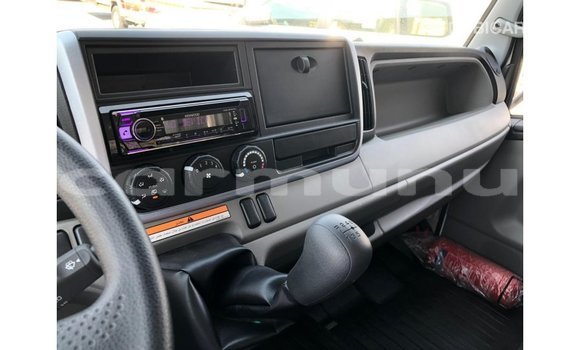 Acheter Import Voiture Mitsubishi Carisma Blanc à Import - Dubai, Région de la Bouenza Acheter Import Voiture Mitsubishi Carisma Blanc à Import - Dubai, Région de la Bouenza