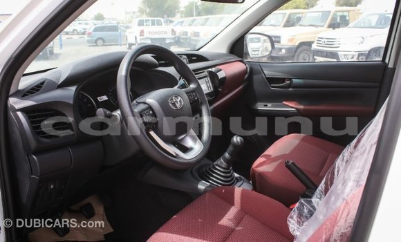 Acheter Import Voiture Toyota Hilux Blanc à Import - Dubai, Région de la Bouenza Acheter Import Voiture Toyota Hilux Blanc à Import - Dubai, Région de la Bouenza