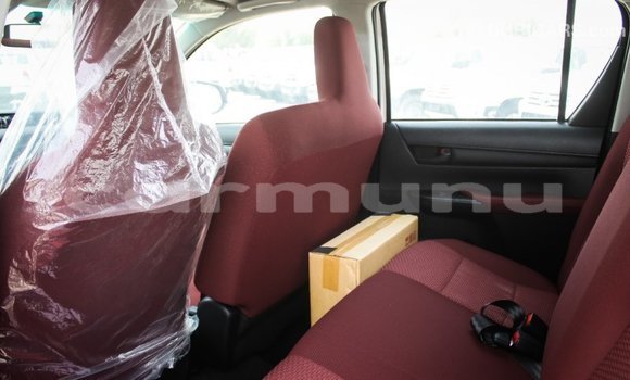 Acheter Import Voiture Toyota Hilux Blanc à Import - Dubai, Région de la Bouenza Acheter Import Voiture Toyota Hilux Blanc à Import - Dubai, Région de la Bouenza