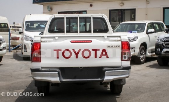 Acheter Import Voiture Toyota Hilux Blanc à Import - Dubai, Région de la Bouenza Acheter Import Voiture Toyota Hilux Blanc à Import - Dubai, Région de la Bouenza