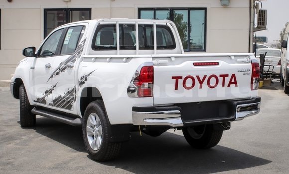 Acheter Import Voiture Toyota Hilux Blanc à Import - Dubai, Région de la Bouenza Acheter Import Voiture Toyota Hilux Blanc à Import - Dubai, Région de la Bouenza