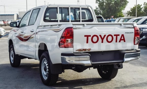 Acheter Import Voiture Toyota Hilux Blanc à Import - Dubai, Région de la Bouenza Acheter Import Voiture Toyota Hilux Blanc à Import - Dubai, Région de la Bouenza