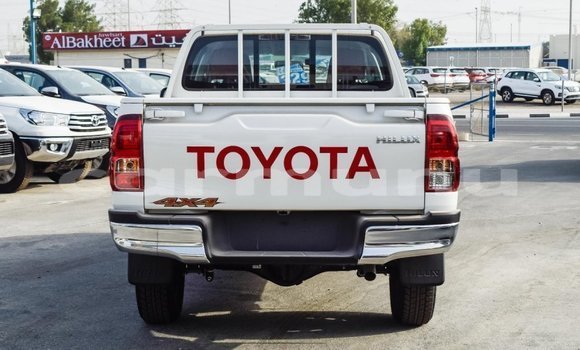 Acheter Import Voiture Toyota Hilux Blanc à Import - Dubai, Région de la Bouenza Acheter Import Voiture Toyota Hilux Blanc à Import - Dubai, Région de la Bouenza