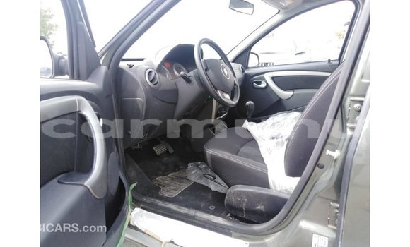 Buy Import Renault Duster Green Car in Import - Dubai in Region of Bouenza Buy Import Renault Duster Green Car in Import - Dubai in Region of Bouenza