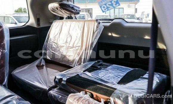 Acheter Import Voiture Toyota Land Cruiser Blanc à Import - Dubai, Région de la Bouenza Acheter Import Voiture Toyota Land Cruiser Blanc à Import - Dubai, Région de la Bouenza