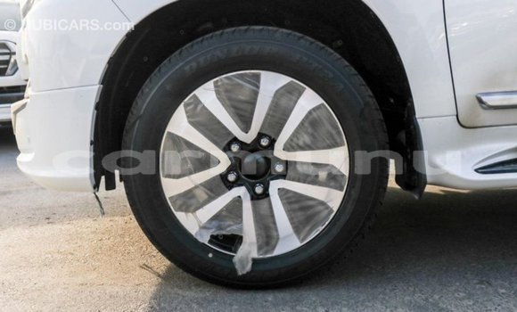Acheter Import Voiture Toyota Land Cruiser Blanc à Import - Dubai, Région de la Bouenza Acheter Import Voiture Toyota Land Cruiser Blanc à Import - Dubai, Région de la Bouenza