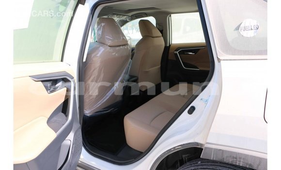 Buy Import Toyota HiAce White Truck in Import - Dubai in Region of Bouenza Buy Import Toyota HiAce White Truck in Import - Dubai in Region of Bouenza