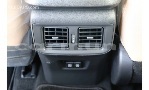 Buy Import Toyota HiAce White Truck in Import - Dubai in Region of Bouenza Buy Import Toyota HiAce White Truck in Import - Dubai in Region of Bouenza