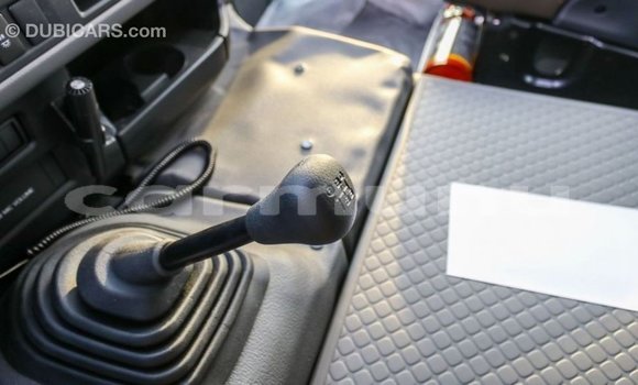 Acheter Import Voiture Toyota Coaster Blanc à Import - Dubai, Région de la Bouenza Acheter Import Voiture Toyota Coaster Blanc à Import - Dubai, Région de la Bouenza