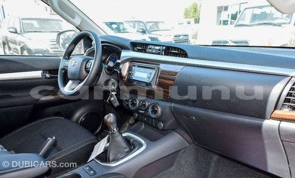 Acheter Import Voiture Toyota Hilux Blanc à Import - Dubai, Région de la Bouenza Acheter Import Voiture Toyota Hilux Blanc à Import - Dubai, Région de la Bouenza