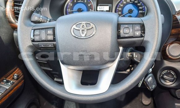 Acheter Import Voiture Toyota Hilux Blanc à Import - Dubai, Région de la Bouenza Acheter Import Voiture Toyota Hilux Blanc à Import - Dubai, Région de la Bouenza