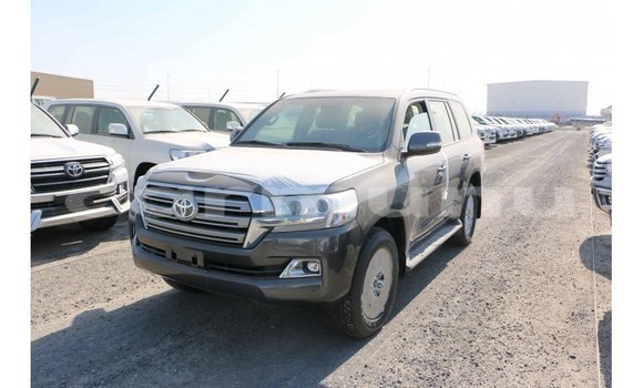 Buy Import Toyota Land Cruiser Black Car in Import - Dubai in Region of Bouenza Buy Import Toyota Land Cruiser Black Car in Import - Dubai in Region of Bouenza