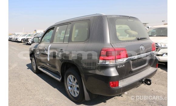 Buy Import Toyota Land Cruiser Black Car in Import - Dubai in Region of Bouenza Buy Import Toyota Land Cruiser Black Car in Import - Dubai in Region of Bouenza