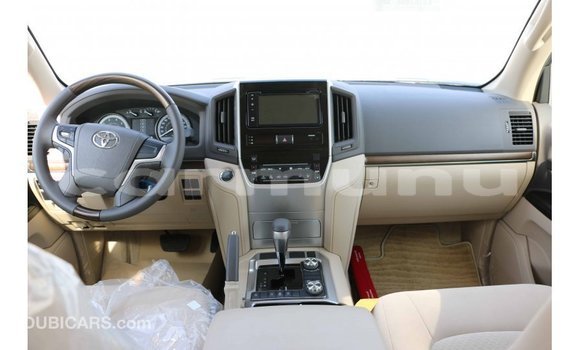 Buy Import Toyota Land Cruiser Black Car in Import - Dubai in Region of Bouenza Buy Import Toyota Land Cruiser Black Car in Import - Dubai in Region of Bouenza