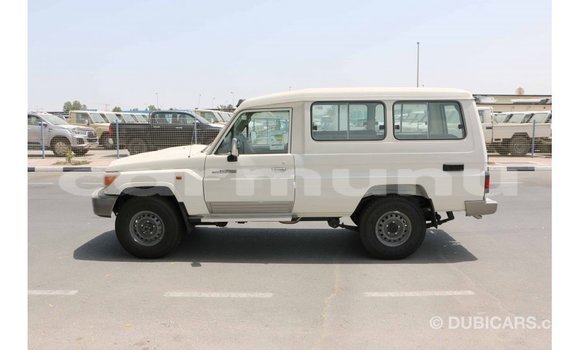Buy Import Toyota Land Cruiser White Car in Import - Dubai in Region of Bouenza Buy Import Toyota Land Cruiser White Car in Import - Dubai in Region of Bouenza