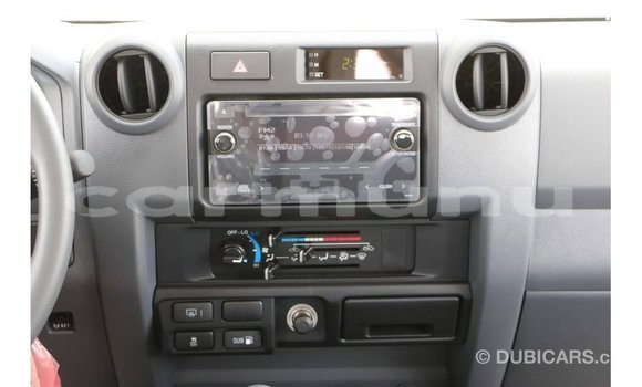 Buy Import Toyota Land Cruiser White Car in Import - Dubai in Region of Bouenza Buy Import Toyota Land Cruiser White Car in Import - Dubai in Region of Bouenza