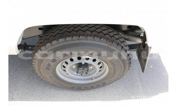 Buy Import Toyota Land Cruiser White Car in Import - Dubai in Region of Bouenza Buy Import Toyota Land Cruiser White Car in Import - Dubai in Region of Bouenza