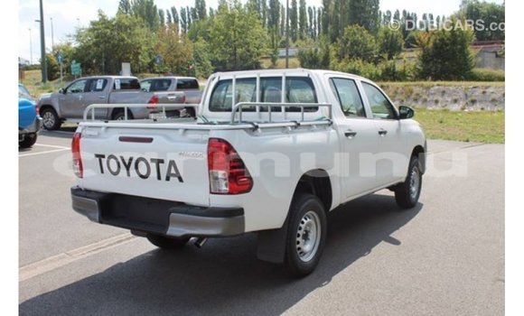 Buy Import Toyota Hilux White Car in Import - Dubai in Region of Bouenza Buy Import Toyota Hilux White Car in Import - Dubai in Region of Bouenza