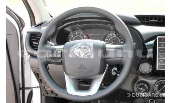 Buy Import Toyota Hilux White Car in Import - Dubai in Region of Bouenza Buy Import Toyota Hilux White Car in Import - Dubai in Region of Bouenza