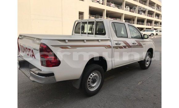 Buy Import Toyota Hilux White Car in Import - Dubai in Region of Bouenza Buy Import Toyota Hilux White Car in Import - Dubai in Region of Bouenza