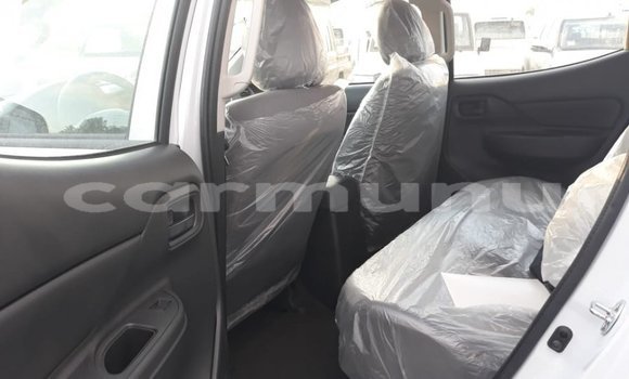 Acheter Import Voiture Mitsubishi L200 Blanc à Import - Dubai, Région de la Bouenza Acheter Import Voiture Mitsubishi L200 Blanc à Import - Dubai, Région de la Bouenza