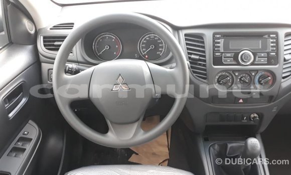 Acheter Import Voiture Mitsubishi L200 Blanc à Import - Dubai, Région de la Bouenza Acheter Import Voiture Mitsubishi L200 Blanc à Import - Dubai, Région de la Bouenza