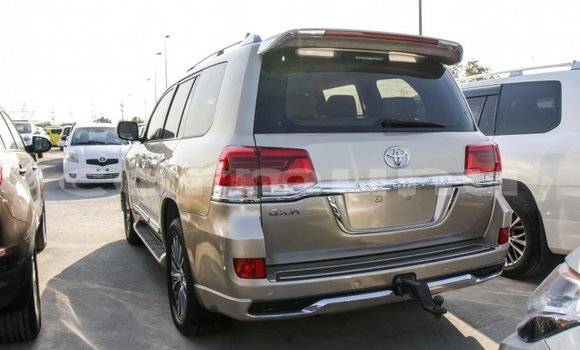 Buy Import Toyota Land Cruiser Other Car in Import - Dubai in Region of Bouenza Buy Import Toyota Land Cruiser Other Car in Import - Dubai in Region of Bouenza