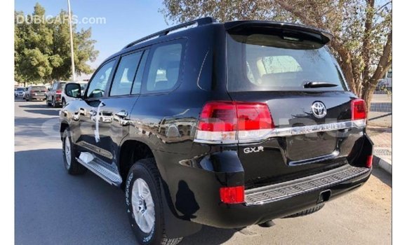 Buy Import Toyota Land Cruiser Black Car in Import - Dubai in Region of Bouenza Buy Import Toyota Land Cruiser Black Car in Import - Dubai in Region of Bouenza