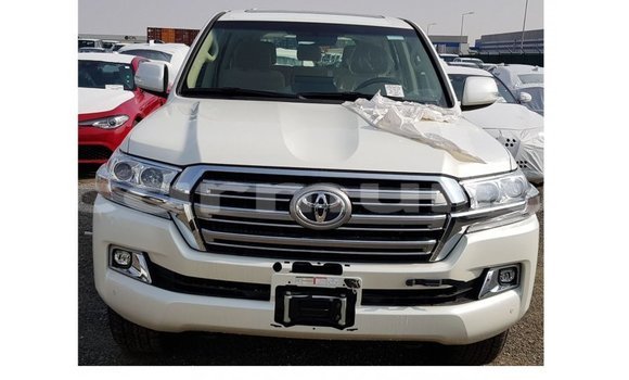 Buy Import Toyota Land Cruiser White Car in Import - Dubai in Region of Bouenza Buy Import Toyota Land Cruiser White Car in Import - Dubai in Region of Bouenza