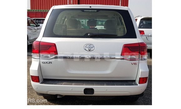 Buy Import Toyota Land Cruiser White Car in Import - Dubai in Region of Bouenza Buy Import Toyota Land Cruiser White Car in Import - Dubai in Region of Bouenza