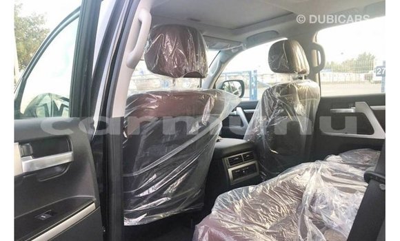 Buy Import Toyota Land Cruiser Black Car in Import - Dubai in Region of Bouenza Buy Import Toyota Land Cruiser Black Car in Import - Dubai in Region of Bouenza