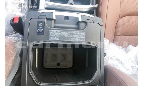 Buy Import Toyota Land Cruiser Black Car in Import - Dubai in Region of Bouenza Buy Import Toyota Land Cruiser Black Car in Import - Dubai in Region of Bouenza