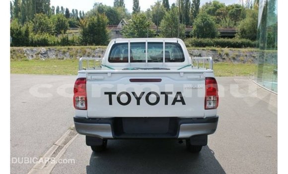 Acheter Import Voiture Toyota Hilux Blanc à Import - Dubai, Région de la Bouenza Acheter Import Voiture Toyota Hilux Blanc à Import - Dubai, Région de la Bouenza