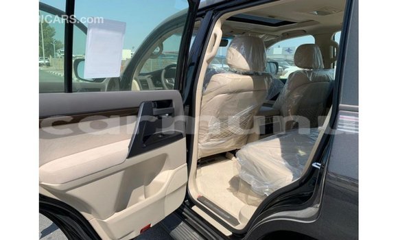 Buy Import Toyota Land Cruiser Black Car in Import - Dubai in Region of Bouenza Buy Import Toyota Land Cruiser Black Car in Import - Dubai in Region of Bouenza